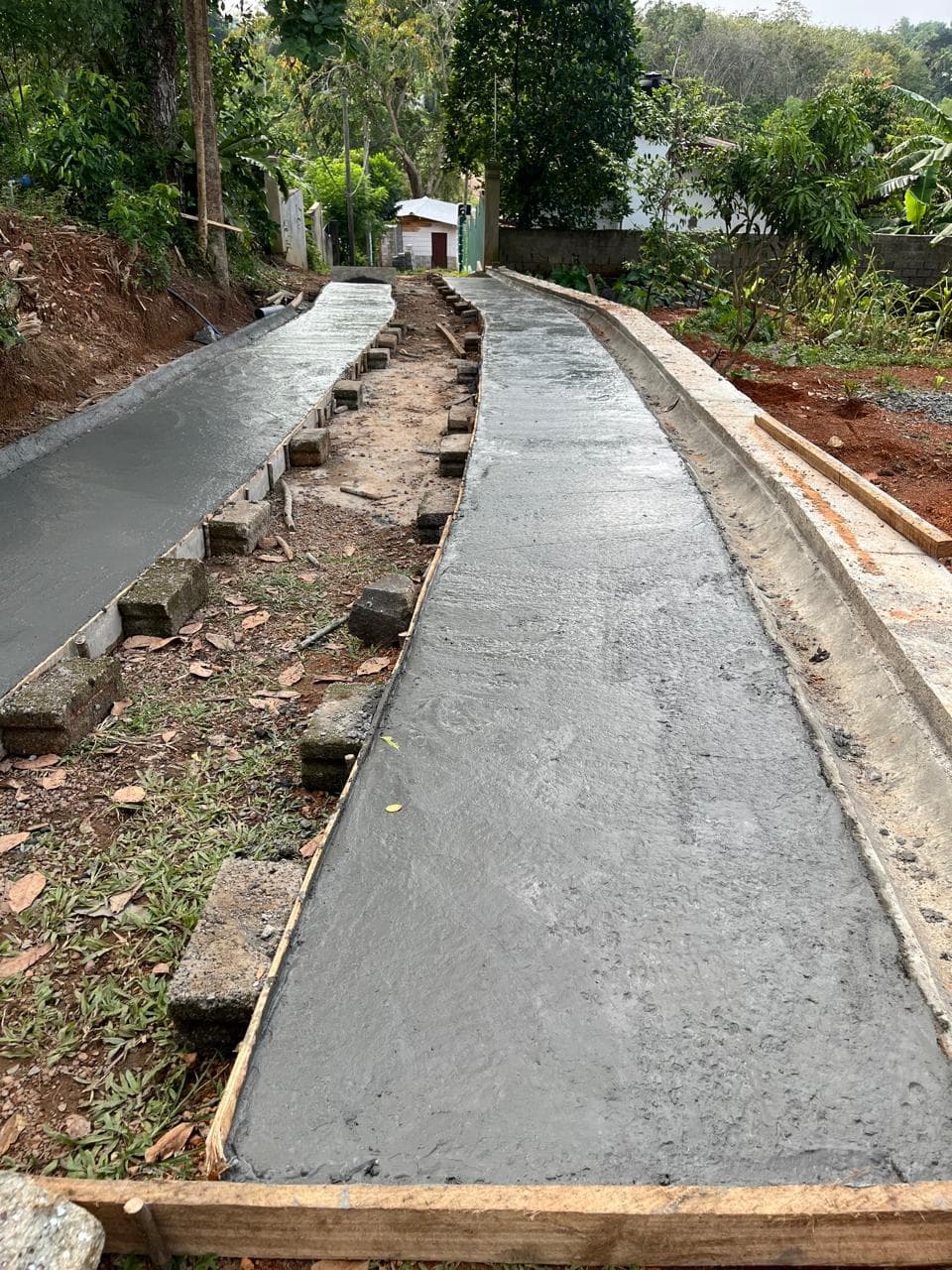 Estate access road, Katugastota, Kandy District — photo 5